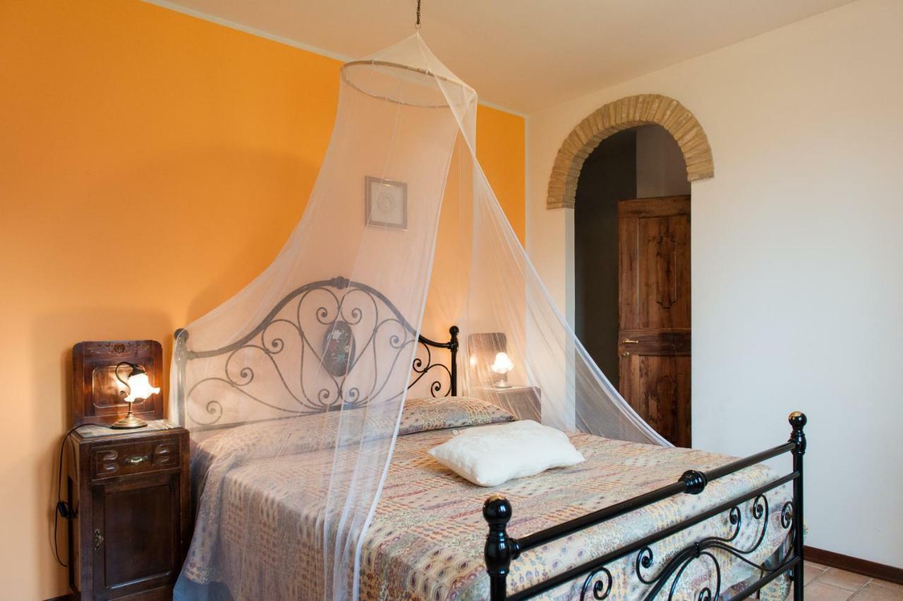 Agriturismo Wine Casale Villa Chiara Torgiano Buitenkant foto